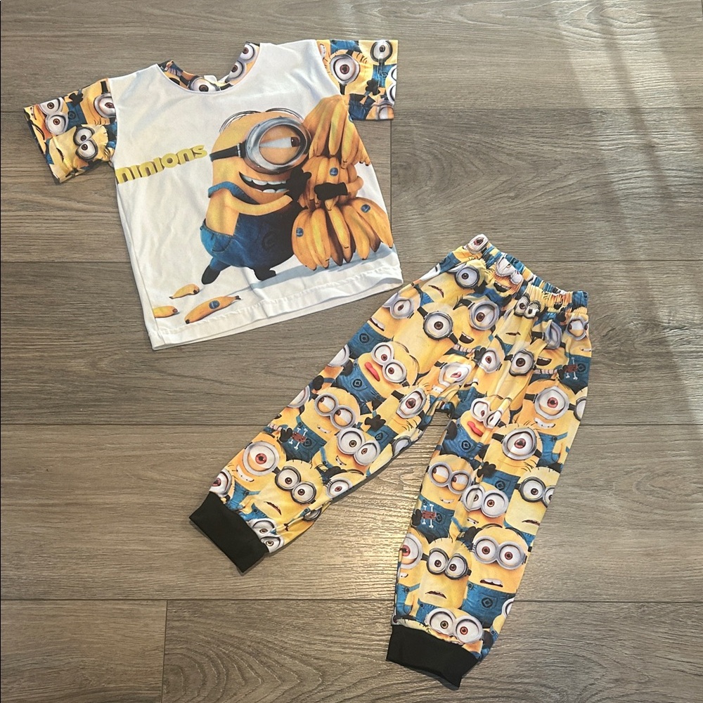 Costa Rica 🇨🇷 Pajamas Set‎ - White and Yellow Minions design Size 18 months